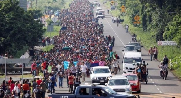 拜登大赦1100万非法移民，中美洲再现大篷车，数千难民正赶来美国