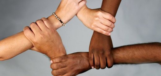拜登签备忘录打击歧视亚太裔事件 再度呼吁种族平等