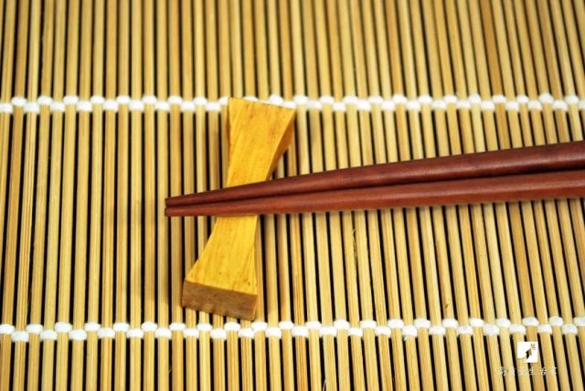 一双筷子，传染5种疾病，这样的筷子赶紧扔掉！