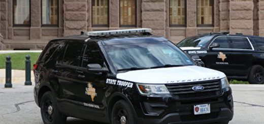 德州州長將採取行動 抵制「削減警察」運動