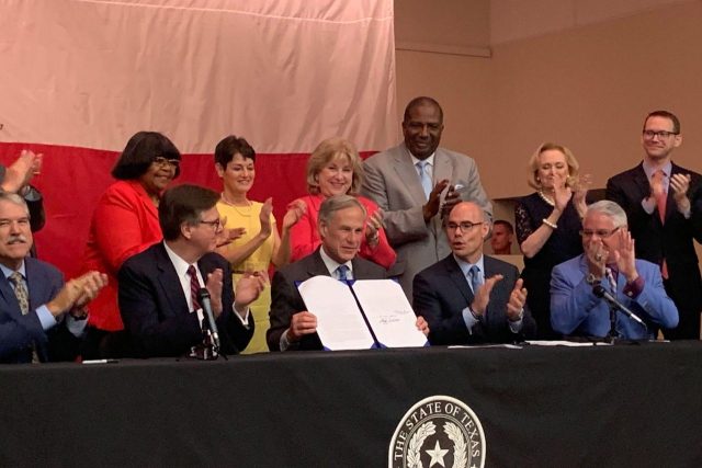 Governor Abbott Signs School Finance Bill | The Texan