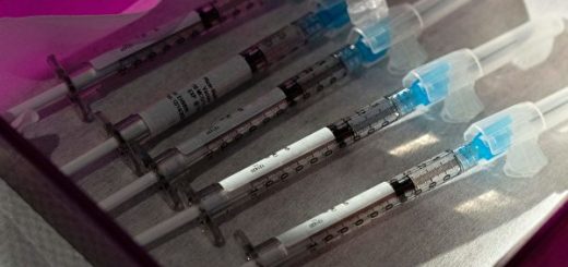德州參院通過法案 禁止企業強制COVID疫苗接種
