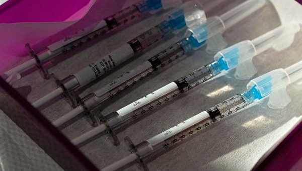 德州参院通过法案 禁止企业强制COVID疫苗接种