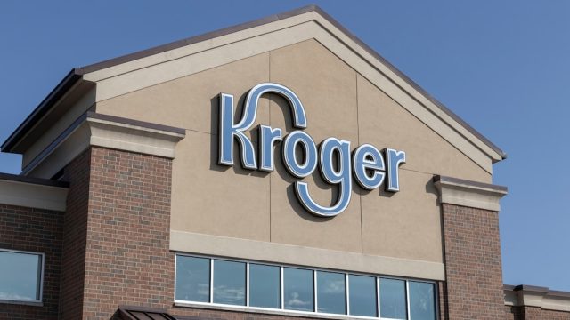 Kroger CEO vows B price cut on groceries if Albertsons merger closes - ABC News