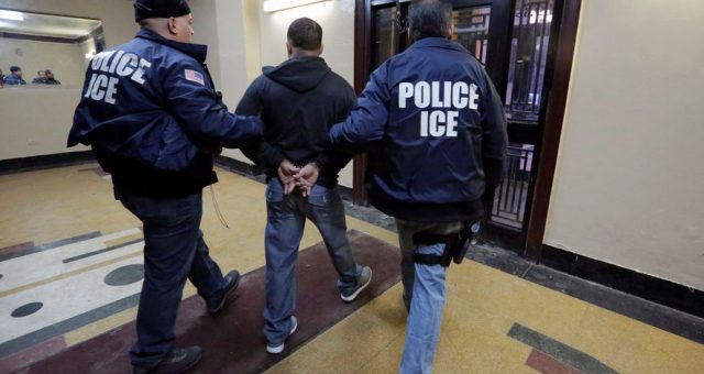 生活一周报 Costco营养品含量造假、退学不退宿舍、在白宫前自杀、禁用吸管？！稀奇古怪的各种爆料